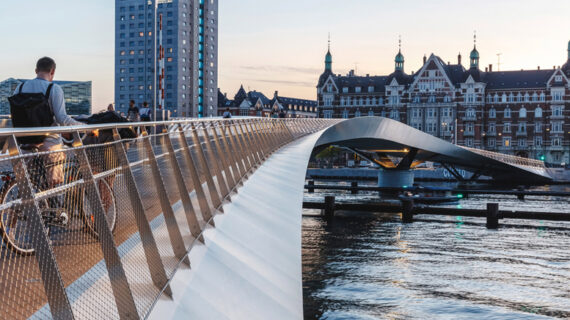 Amazing curved Lille Langebro cycling bridge in Copenhagen!